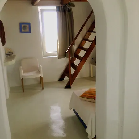 Apartahotel Thea Luxury Fira (Santorini)