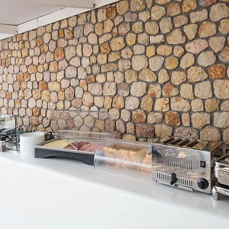 Thea Luxury Fira (Santorini)